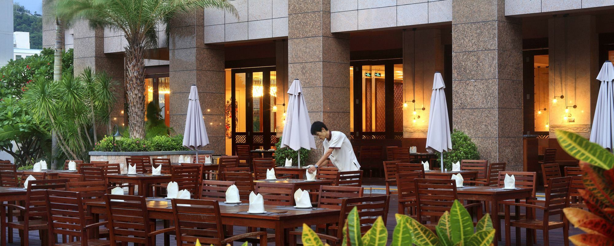 Four Seasons Ocean Courtyard Hotel سانيا المظهر الخارجي الصورة